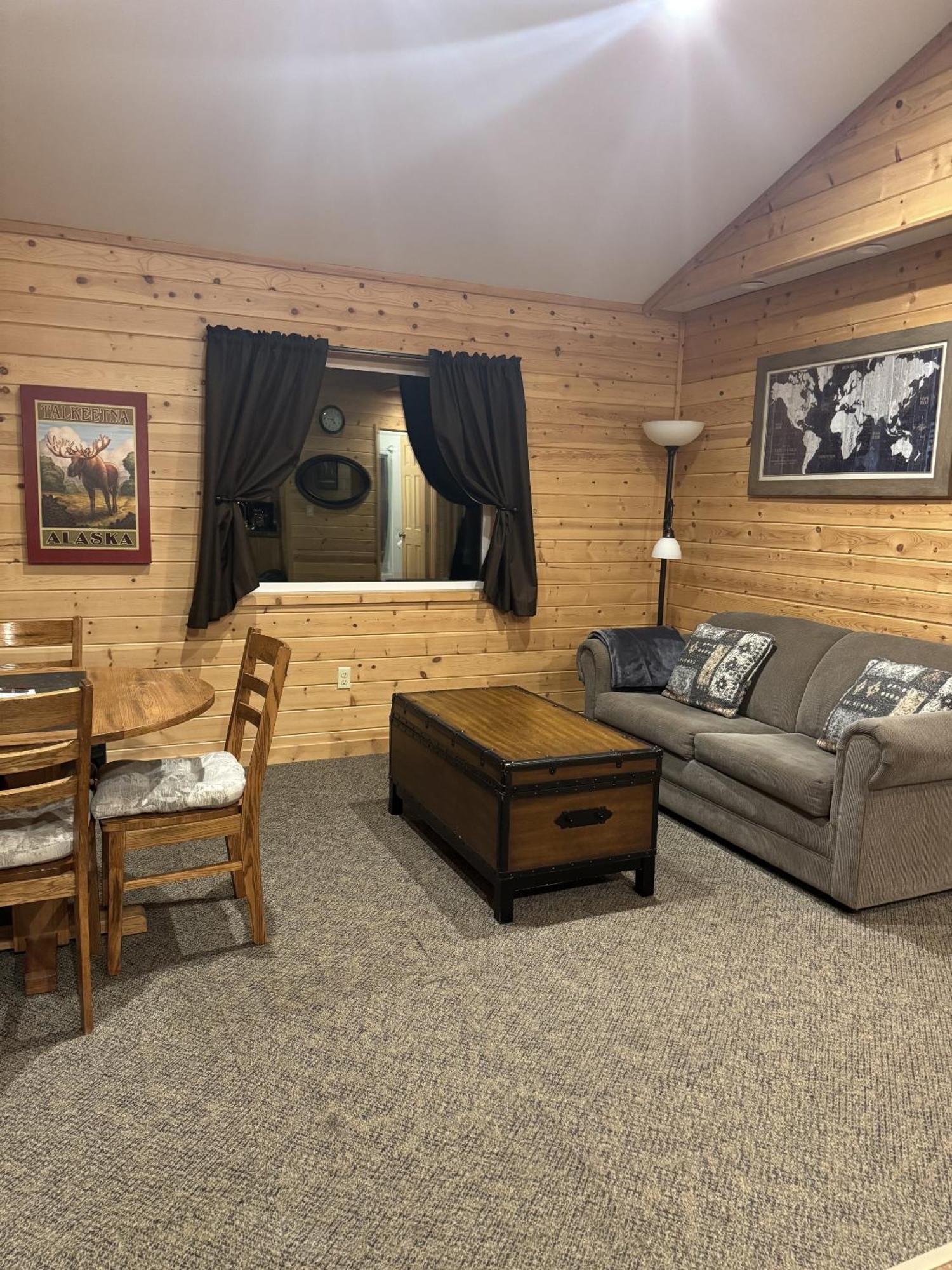 Susitna River Lodging, Backwoods Cabins Талкитна Экстерьер фото